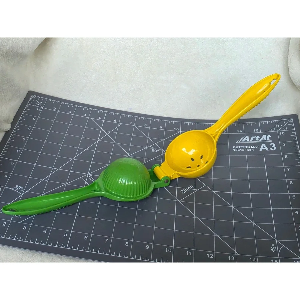 Manual Citrus Juicer Dual Bowl Lemon Lime Squeezer Green Yellow Metal Hand Tool